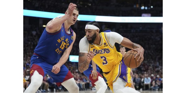 Les Denver Nuggets ont battu les Lakers de Los Angeles lors de l'ouverture de la finale de la Conférence Ouest